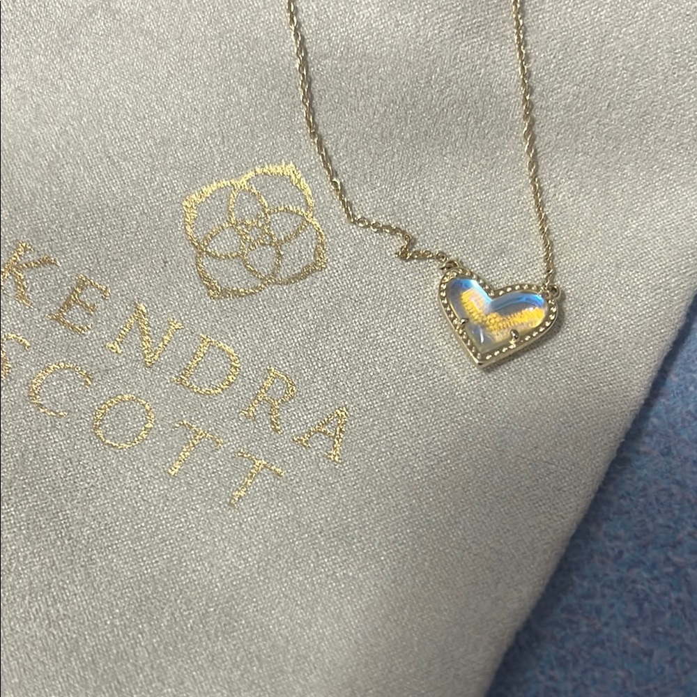 Kendra Scott Ari Gold Heart Necklace with Dichroic Glass Stone